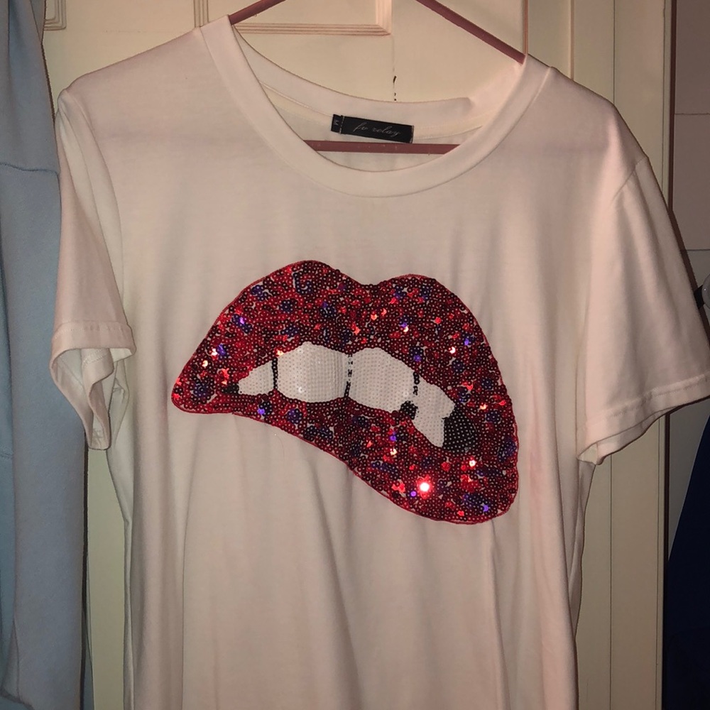 Lips top